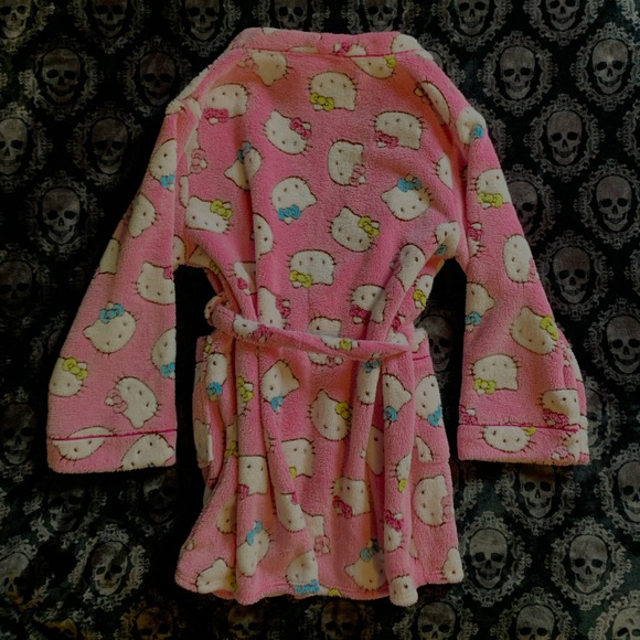 Hello Kitty Robe - Picture 5 of 5
